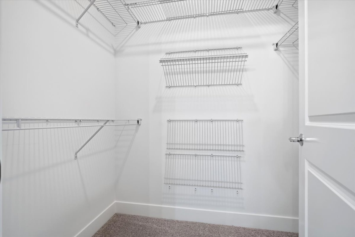 8 Stone Mill Court, Bloomington, IL 61705