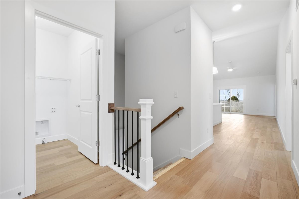 8 Stone Mill Court, Bloomington, IL 61705