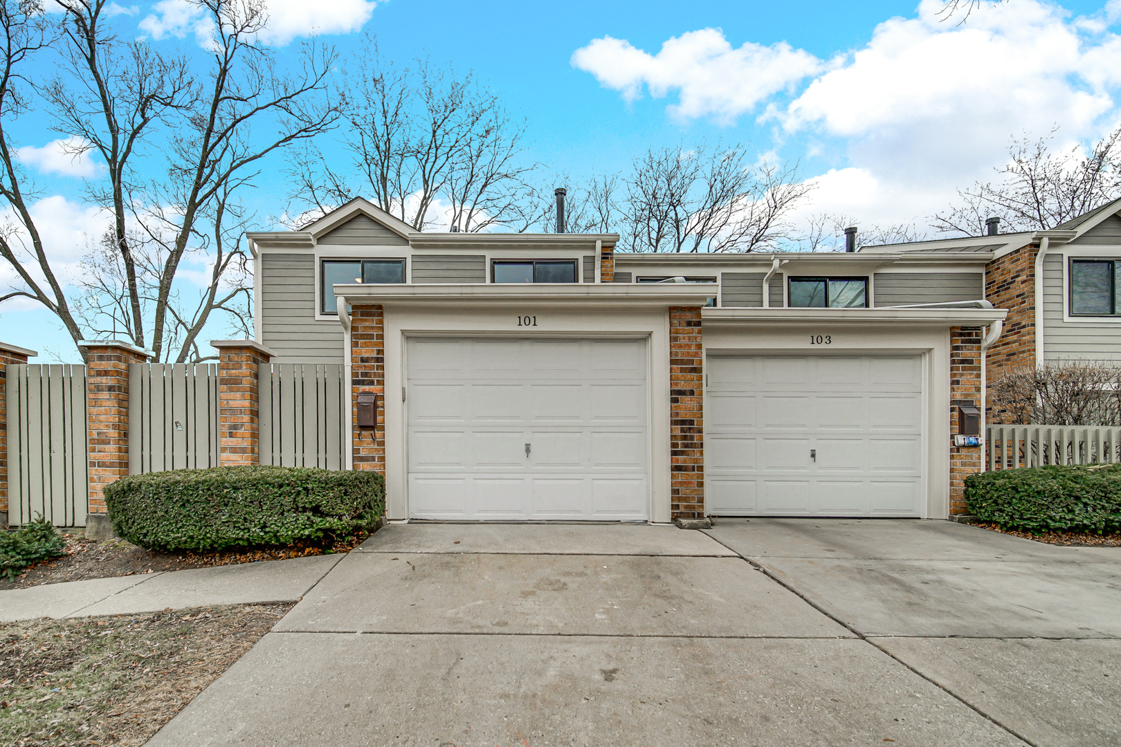 101 W Brighton Place, Mount Prospect, IL 60056
