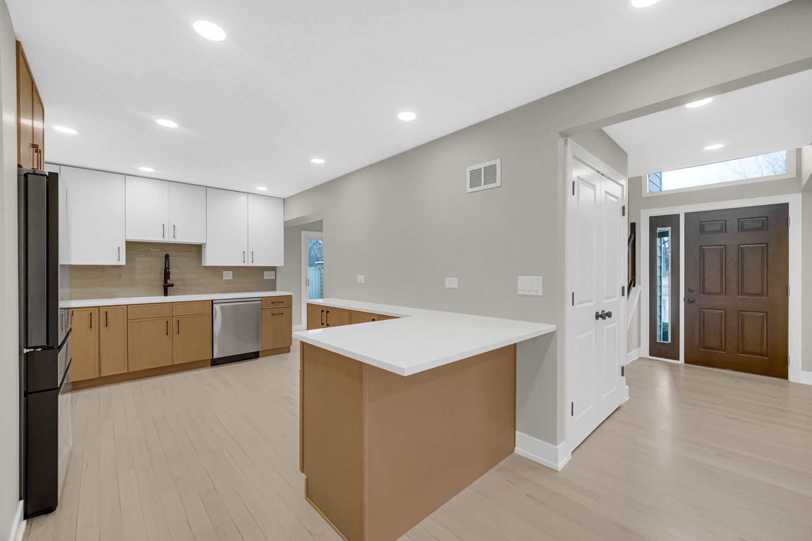 101 W Brighton Place, Mount Prospect, IL 60056