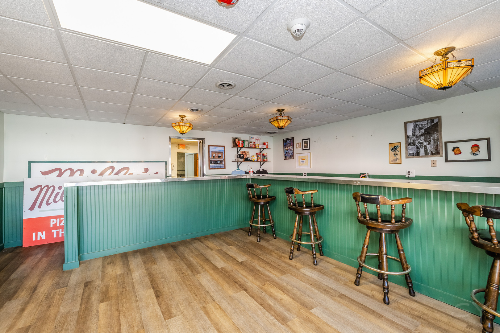 6737 Roosevelt Road, Berwyn, IL 60402