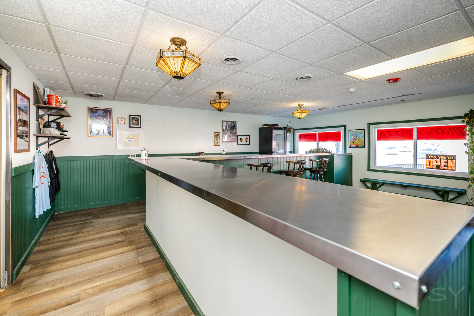 6737 Roosevelt Road, Berwyn, IL 60402