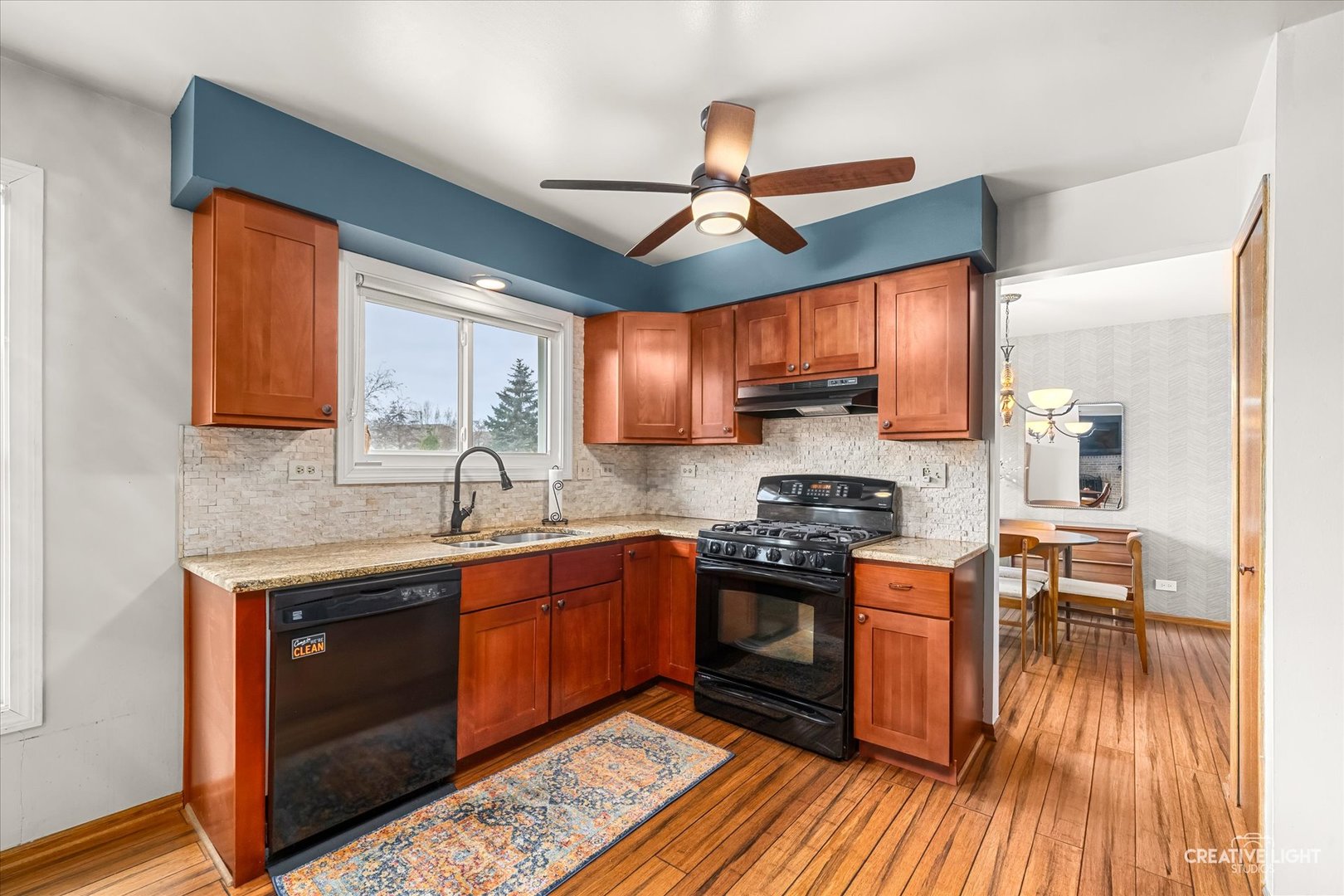 724 Small Court, Naperville, IL 60563