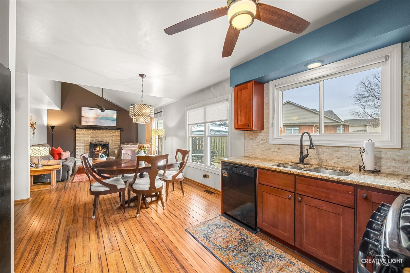 724 Small Court, Naperville, IL 60563