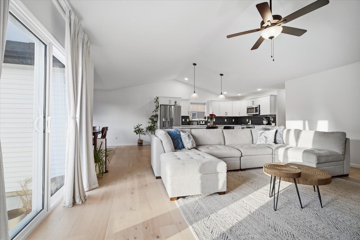 2513 Pampas Lane, Bloomington, IL 61705