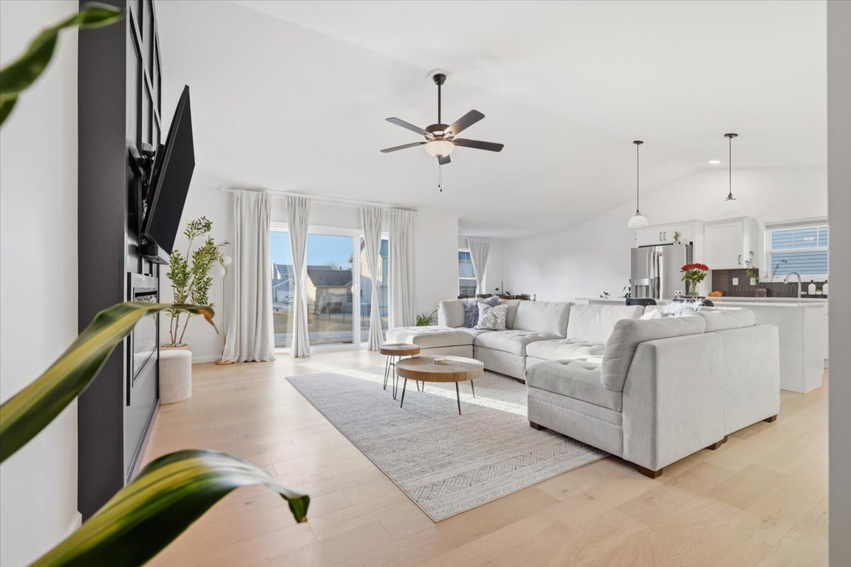 2513 Pampas Lane, Bloomington, IL 61705