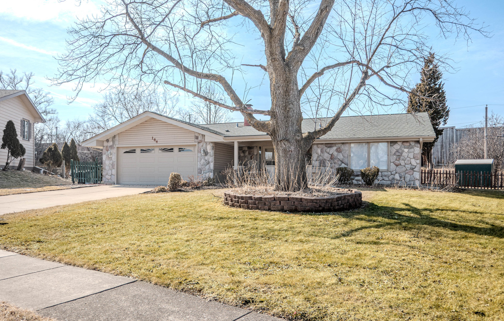 2S164 Beaumont Lane, Lombard, IL 60148