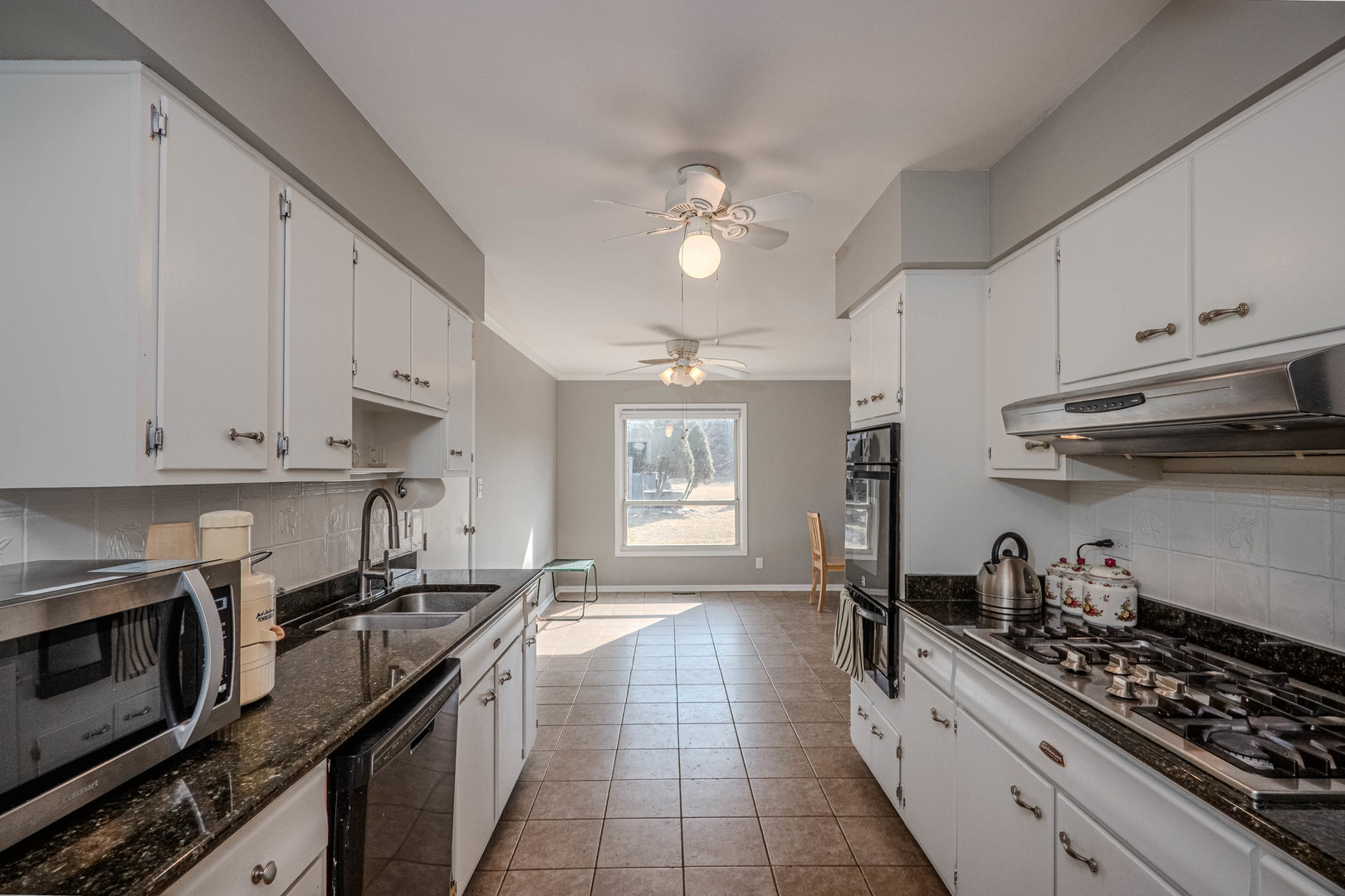 2S164 Beaumont Lane, Lombard, IL 60148