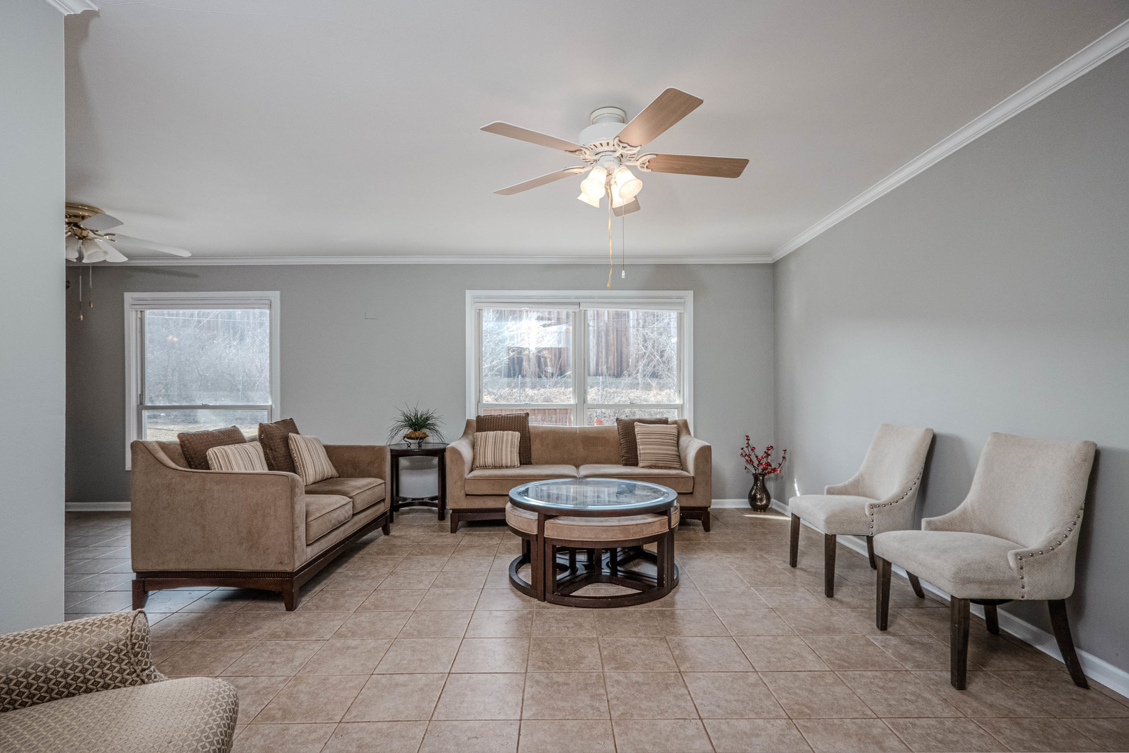 2S164 Beaumont Lane, Lombard, IL 60148