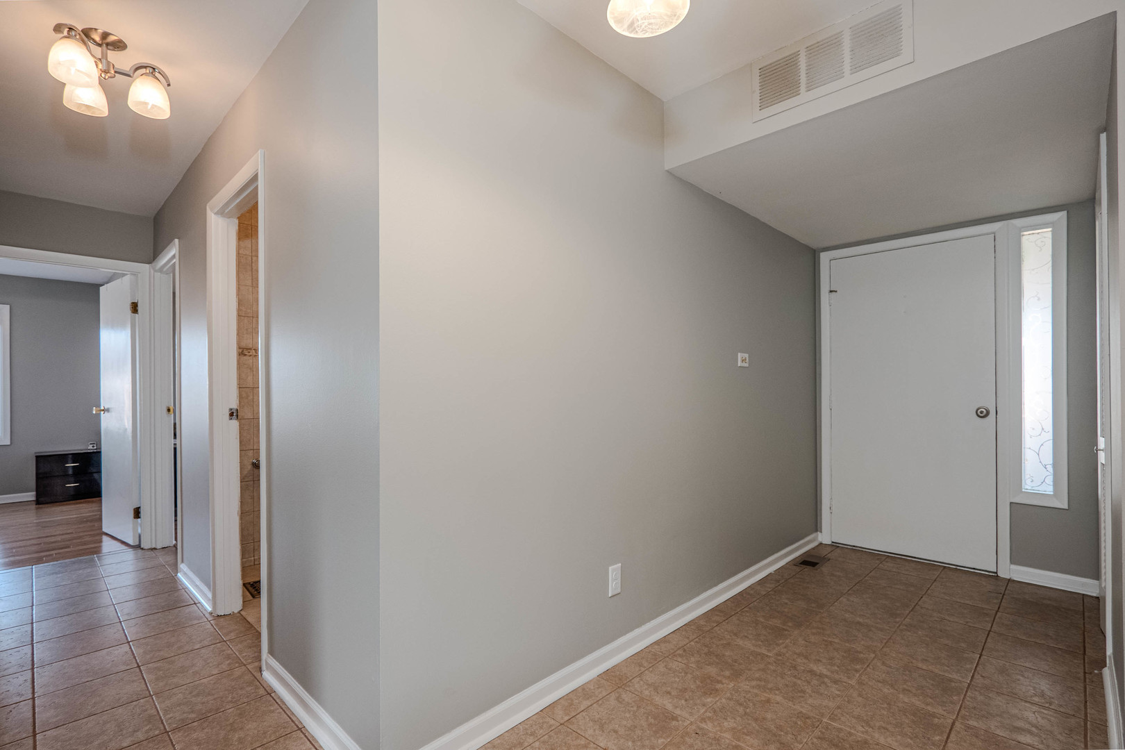 2S164 Beaumont Lane, Lombard, IL 60148