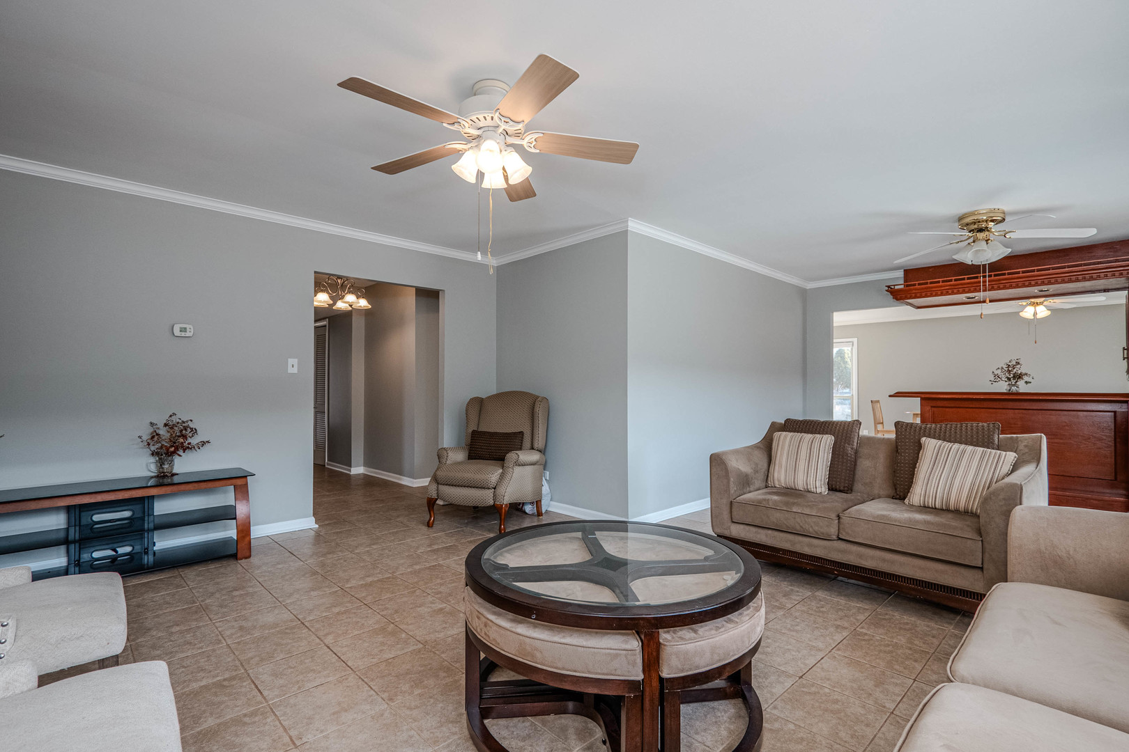 2S164 Beaumont Lane, Lombard, IL 60148