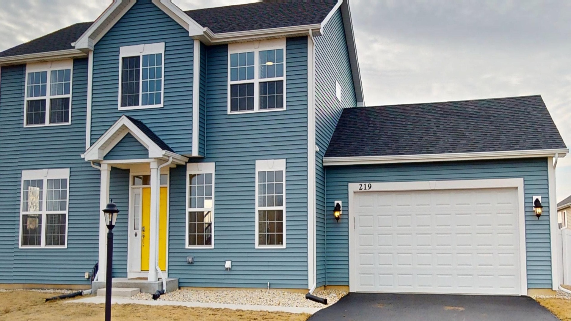 219 Deer Run Trail, Poplar Grove, IL 61065