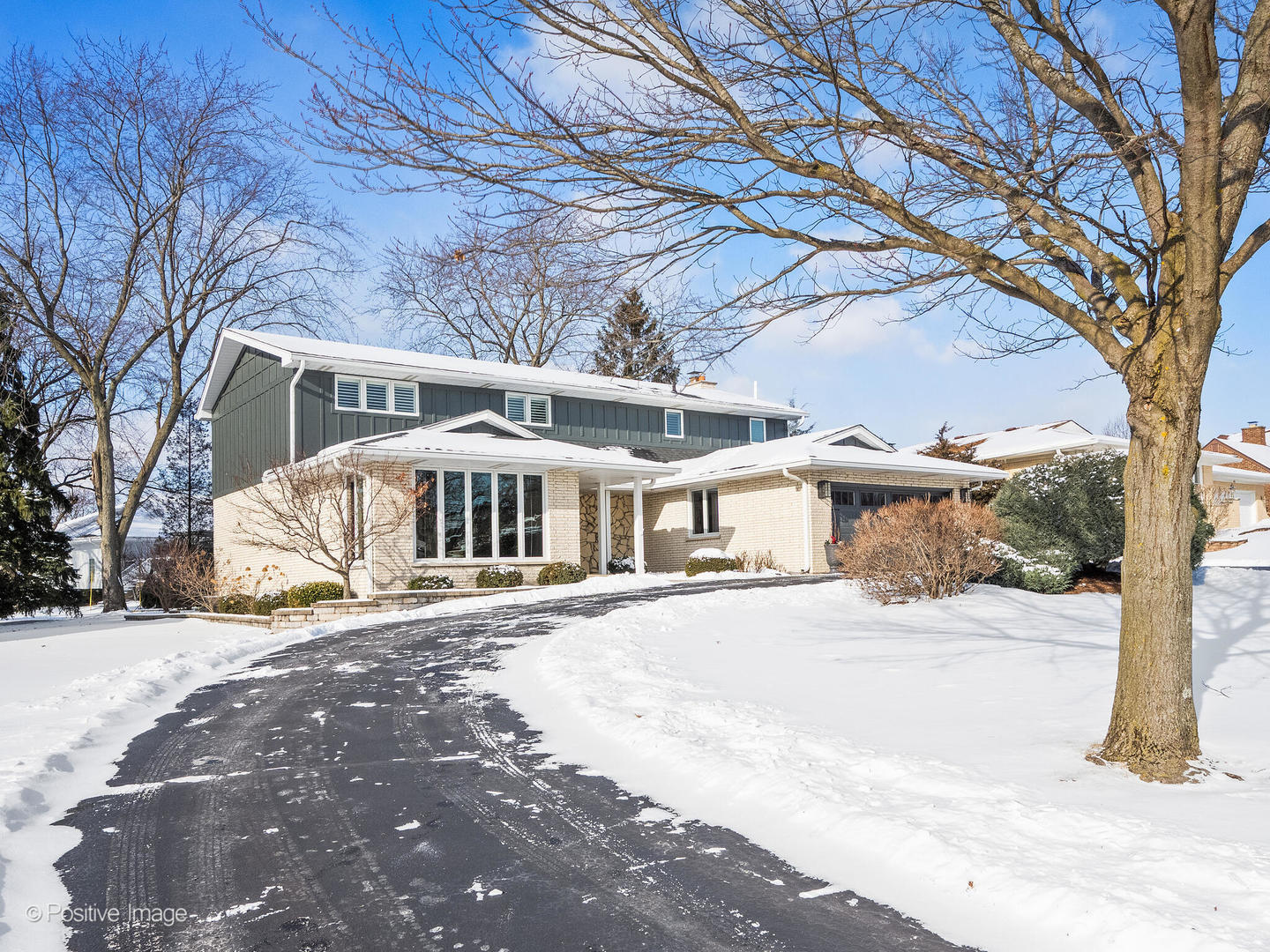 2S630 AVENUE CHATEAUX EAST, Oak Brook, IL 60523