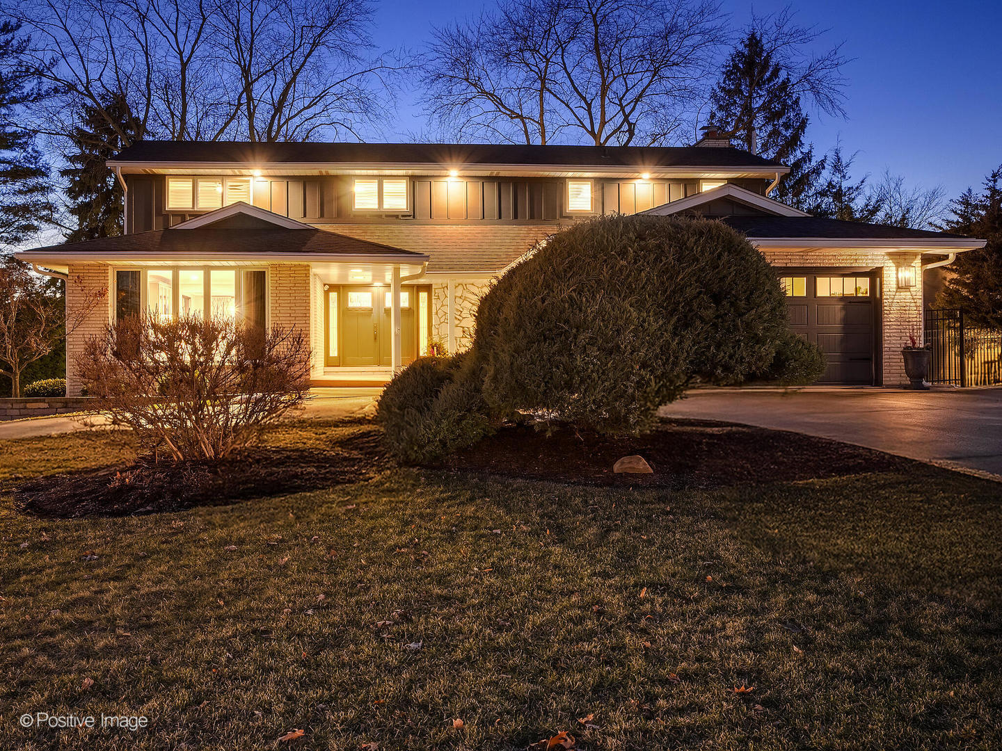 2S630 AVENUE CHATEAUX EAST, Oak Brook, IL 60523