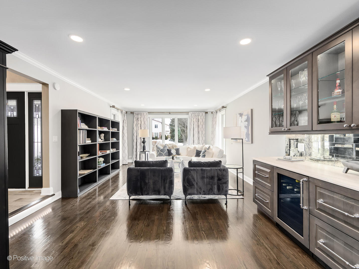 2S630 AVENUE CHATEAUX EAST, Oak Brook, IL 60523