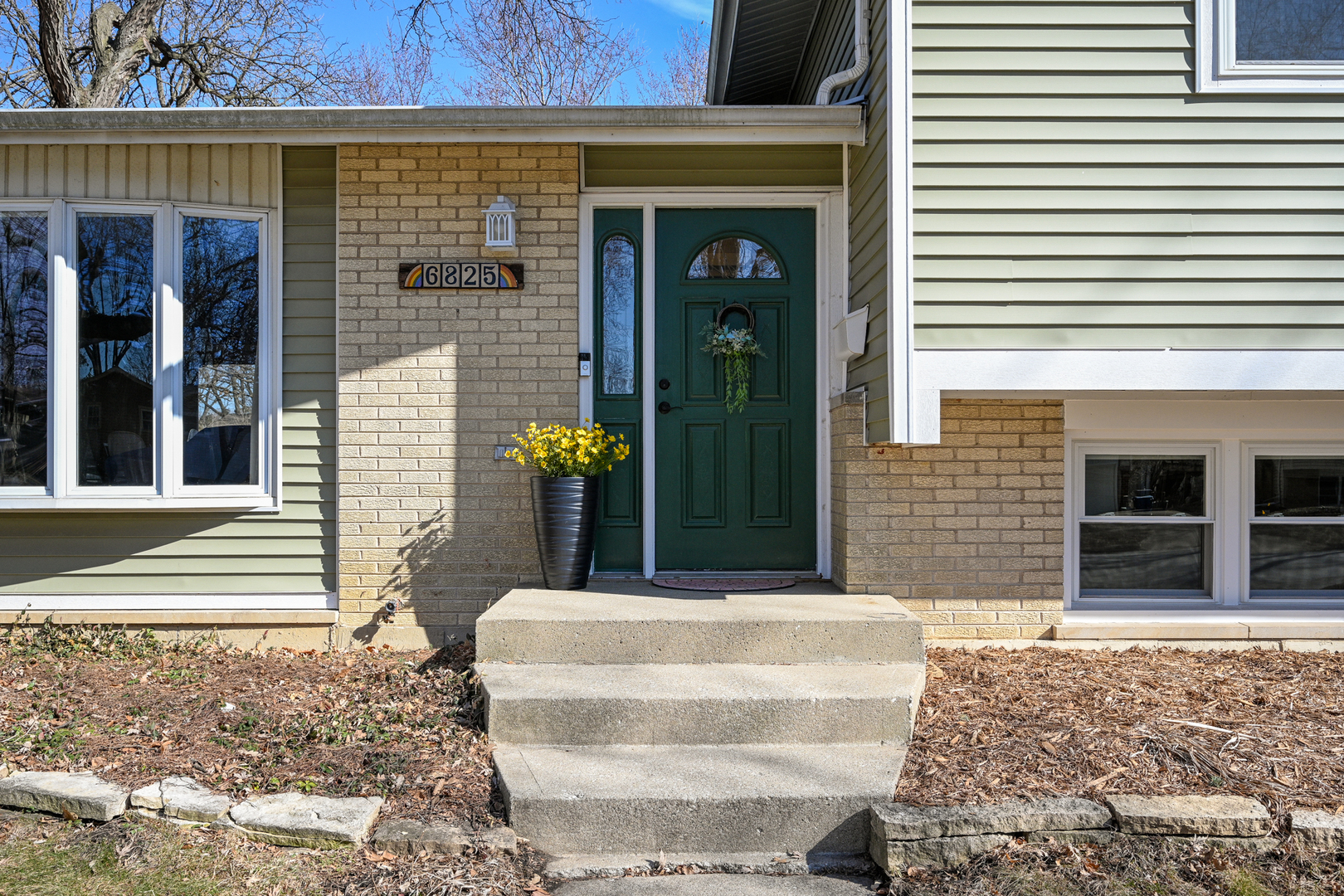 6825 Meadowcrest Drive, Downers Grove, IL 60516