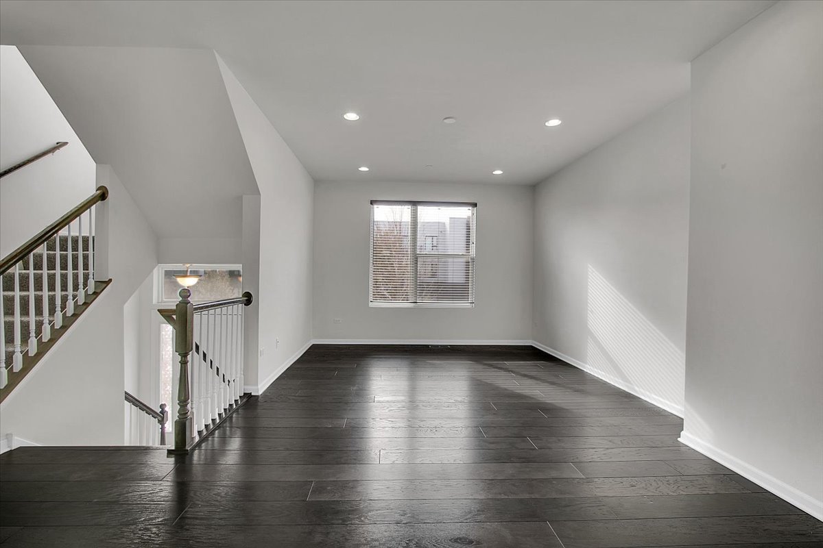 29W710 Everton Drive, Warrenville, IL 60555