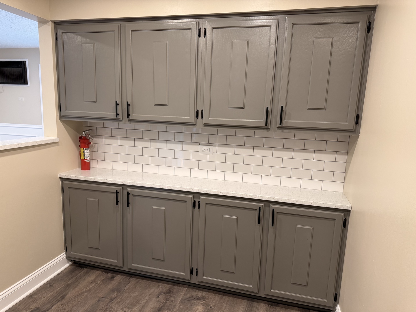 10 Parkside Court #8, Vernon Hills, IL 60061