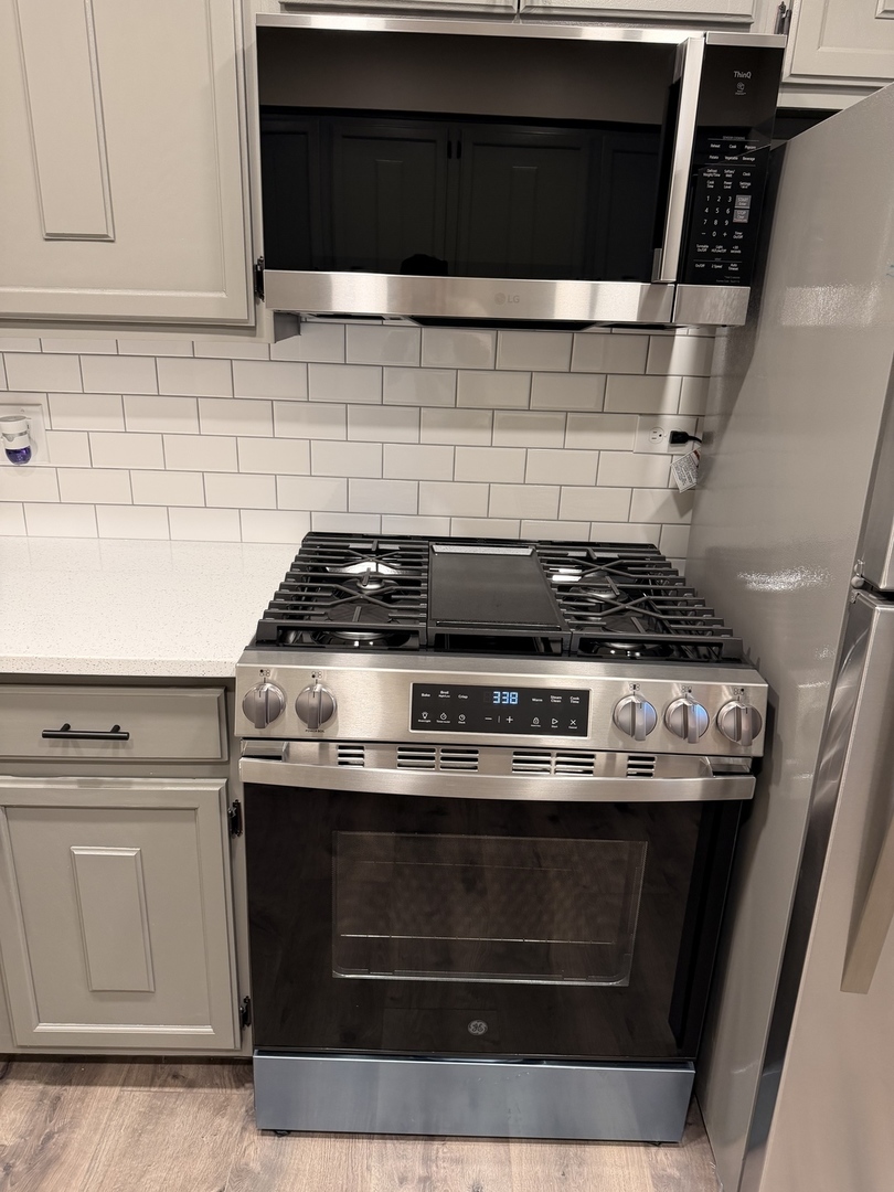 10 Parkside Court #8, Vernon Hills, IL 60061