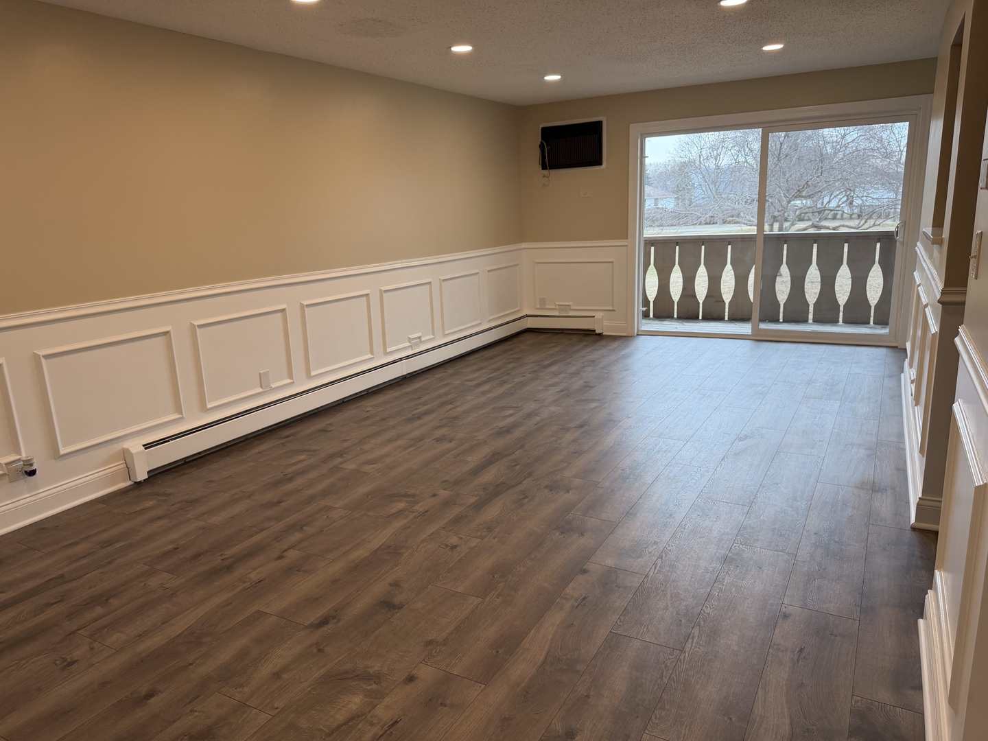 10 Parkside Court #8, Vernon Hills, IL 60061