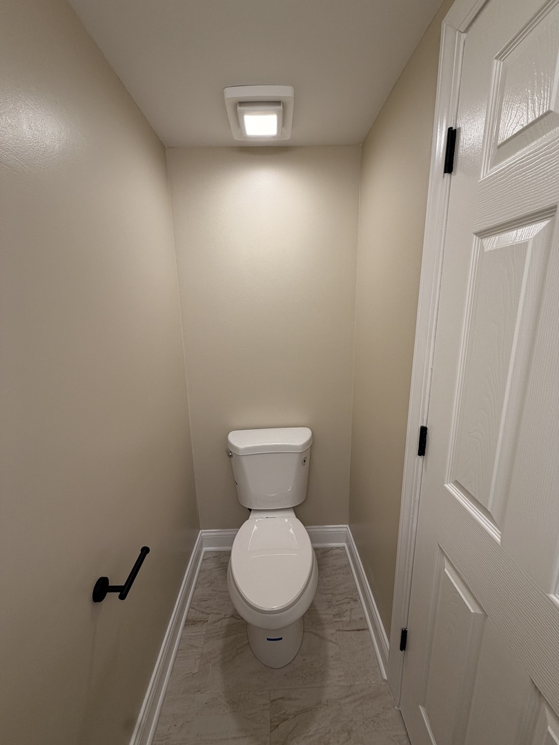 10 Parkside Court #8, Vernon Hills, IL 60061