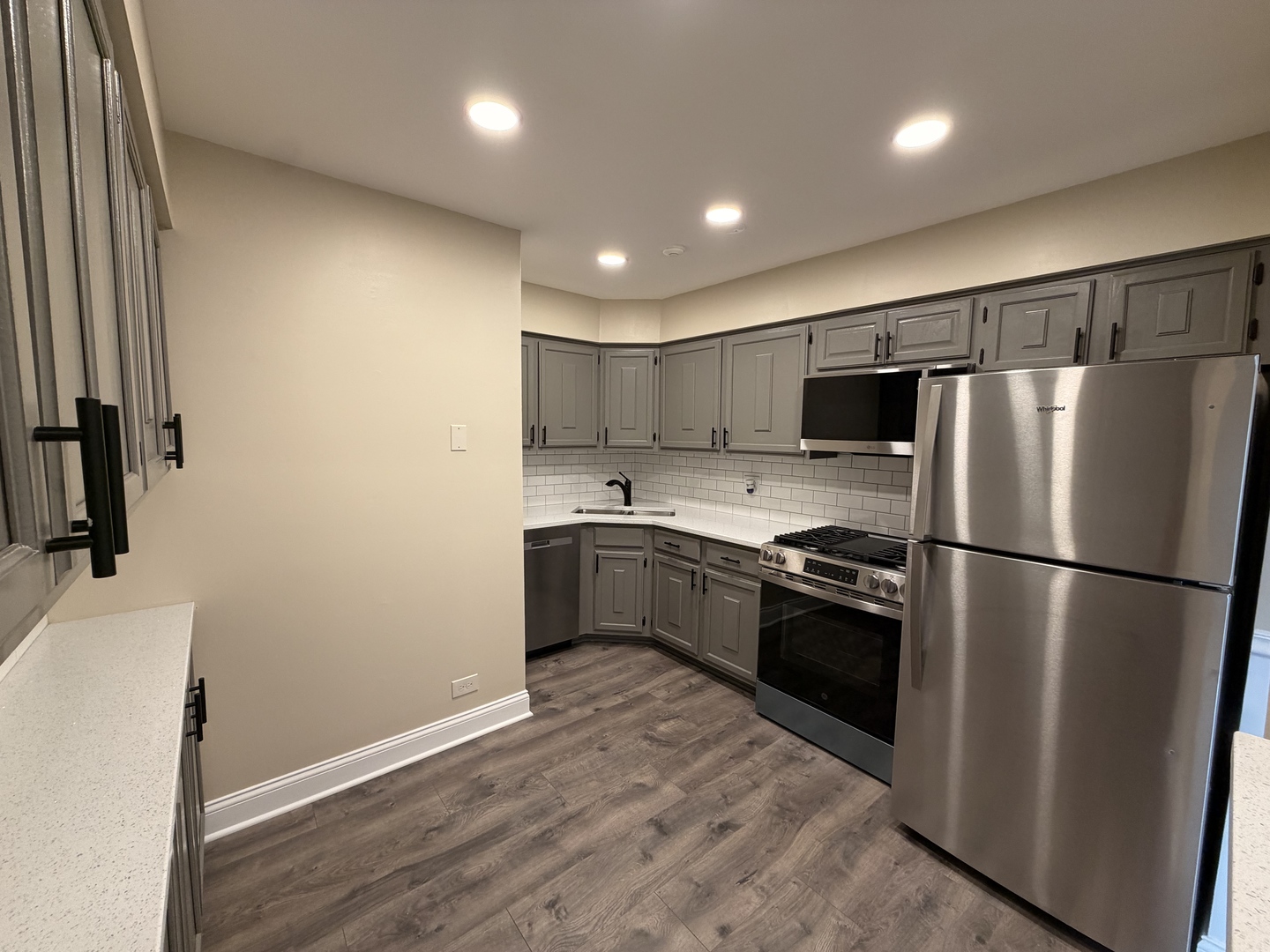 10 Parkside Court #8, Vernon Hills, IL 60061