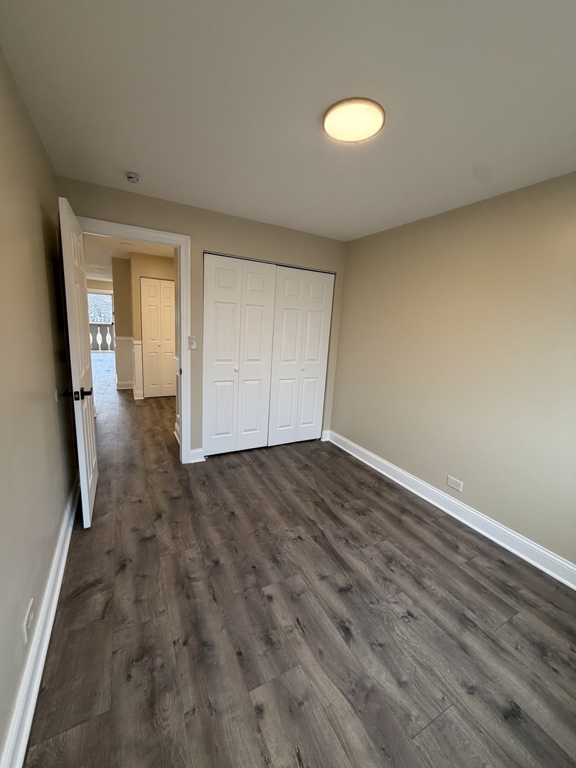 10 Parkside Court #8, Vernon Hills, IL 60061