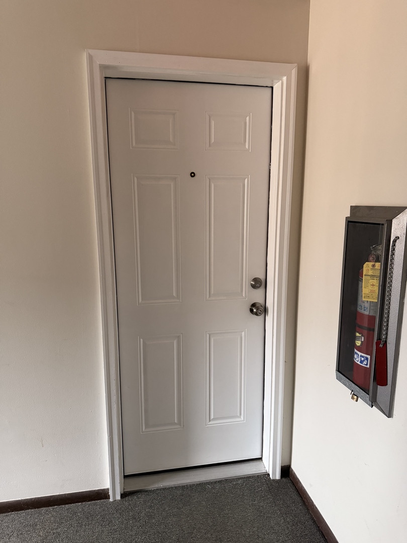 10 Parkside Court #8, Vernon Hills, IL 60061