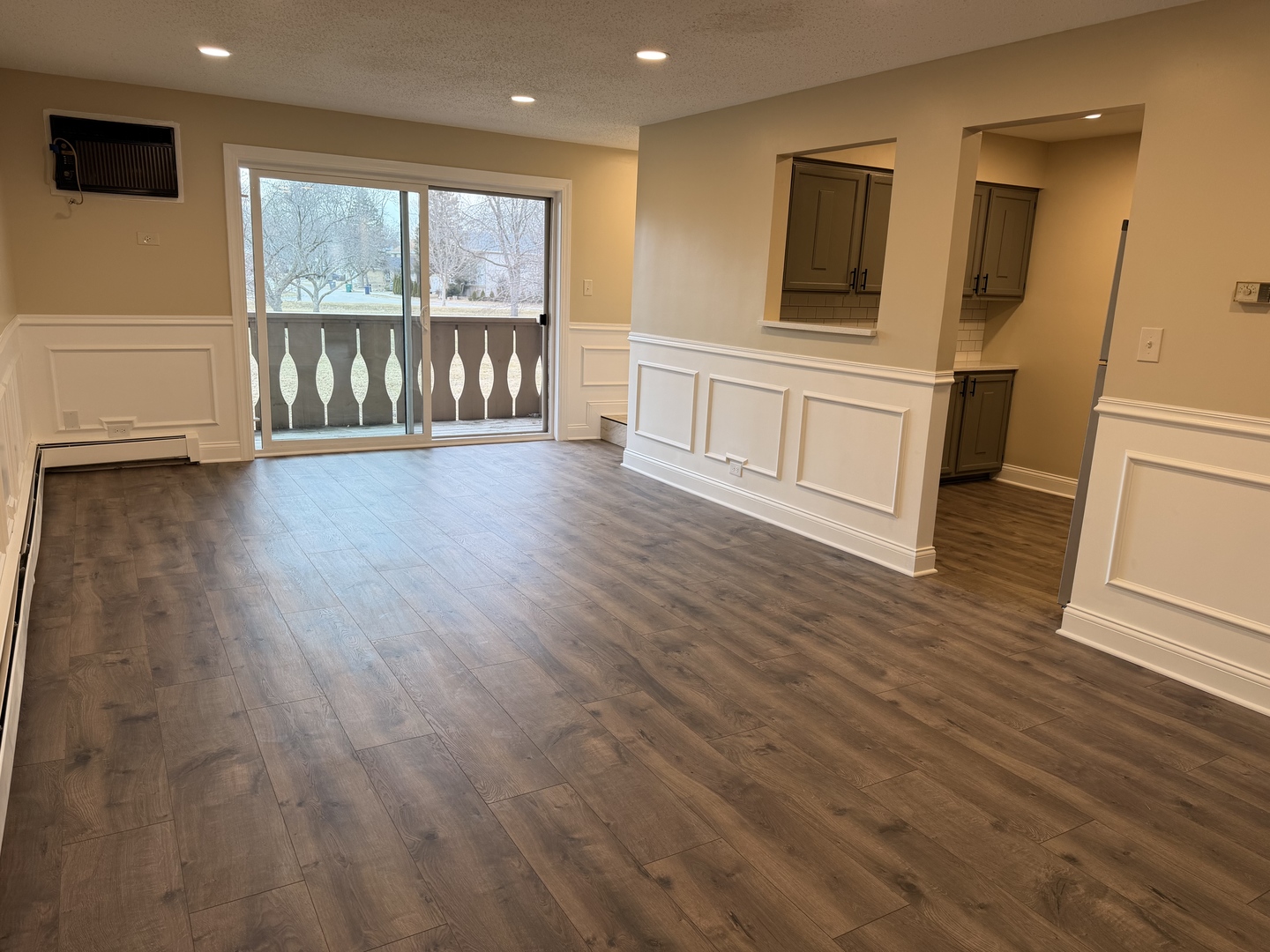 10 Parkside Court #8, Vernon Hills, IL 60061