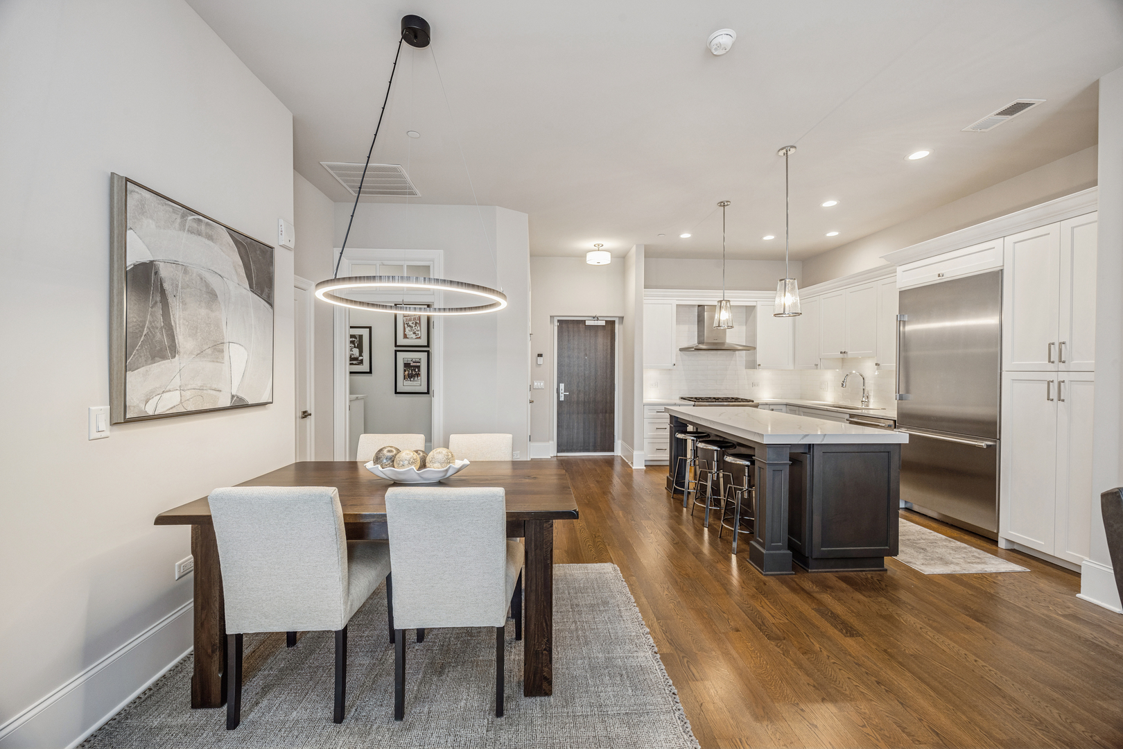 105 S Cottage Hill Avenue #204, Elmhurst, IL 60126