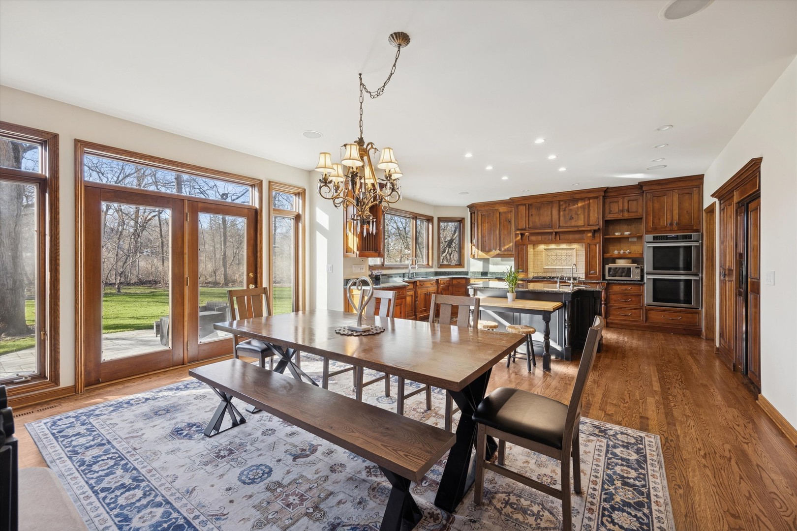 8S230 Hampton Circle, Naperville, IL 60540