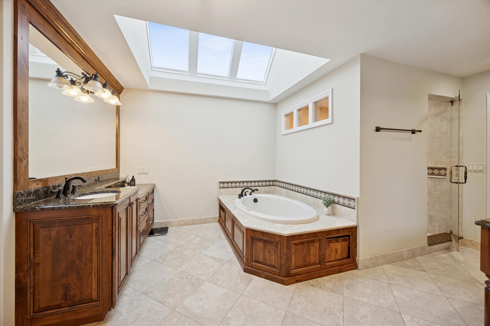 8S230 Hampton Circle, Naperville, IL 60540