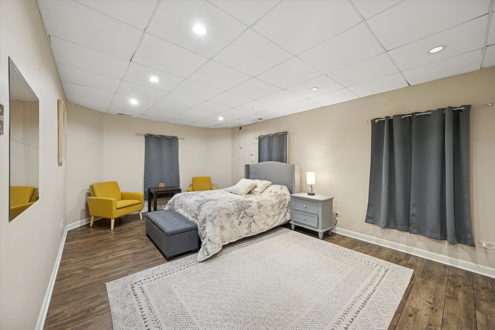 8S230 Hampton Circle, Naperville, IL 60540