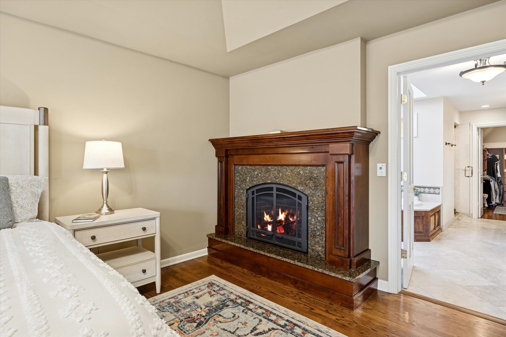 8S230 Hampton Circle, Naperville, IL 60540