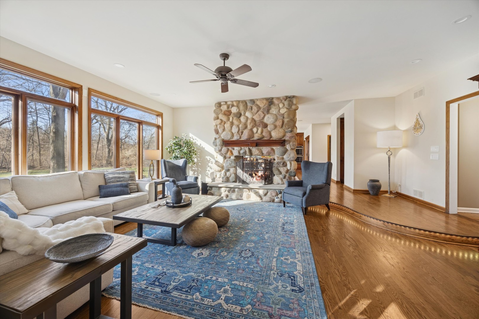 8S230 Hampton Circle, Naperville, IL 60540