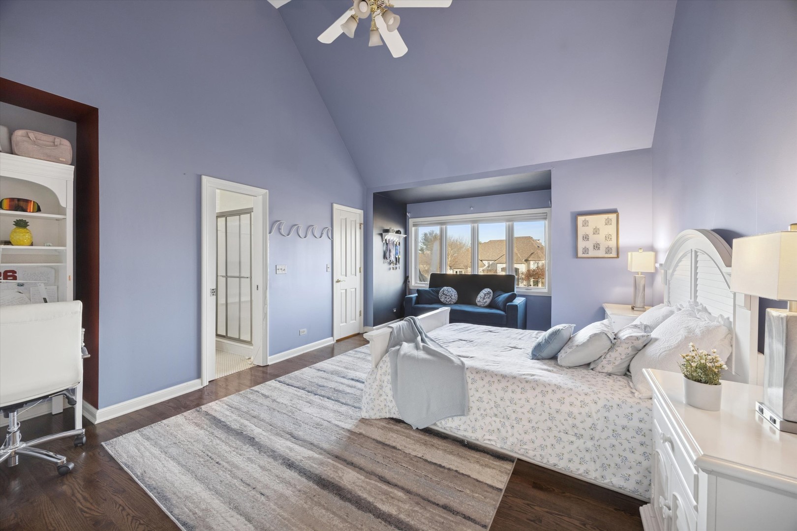 8S230 Hampton Circle, Naperville, IL 60540