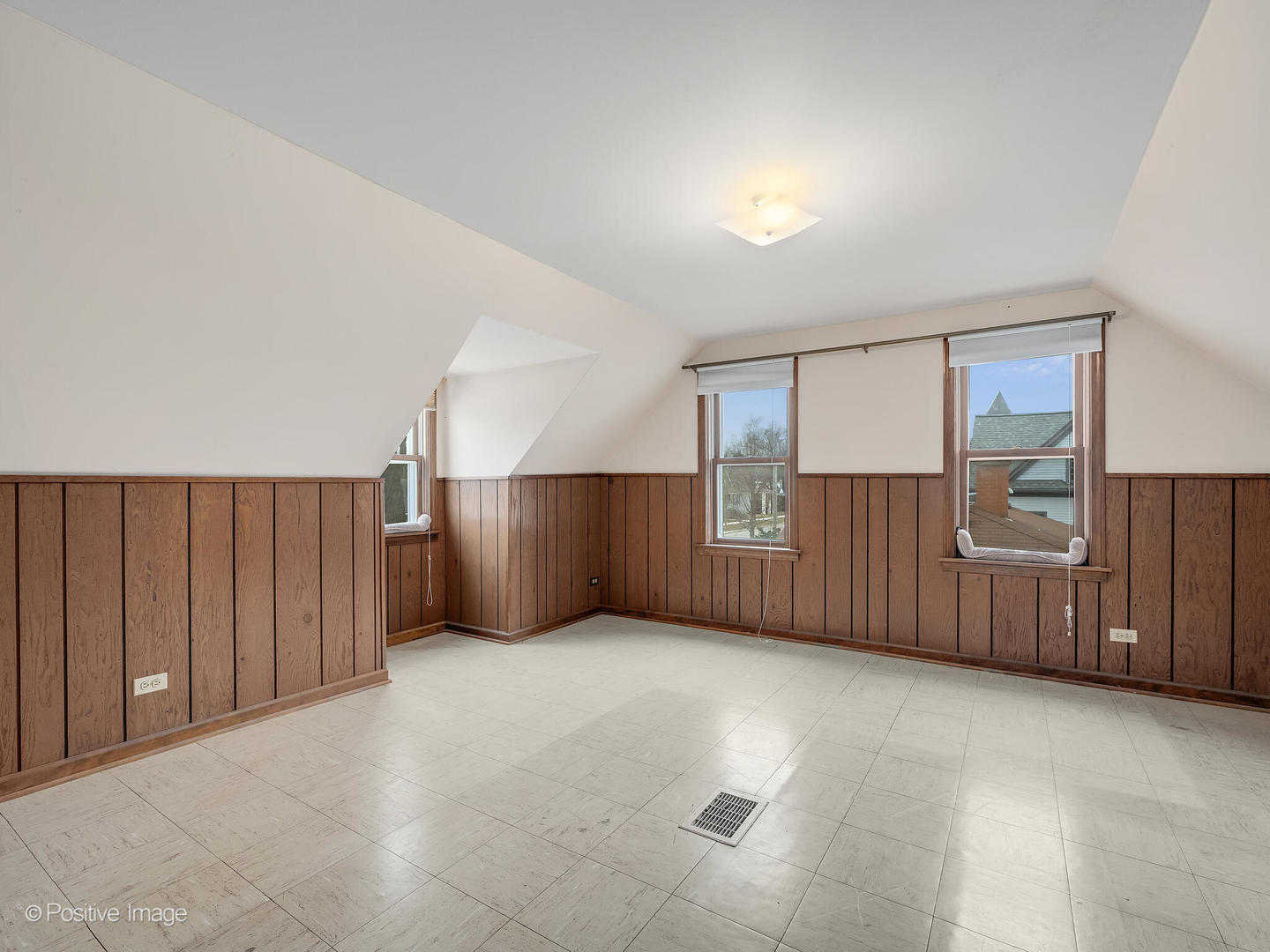 9516 Jackson Avenue, Brookfield, IL 60513