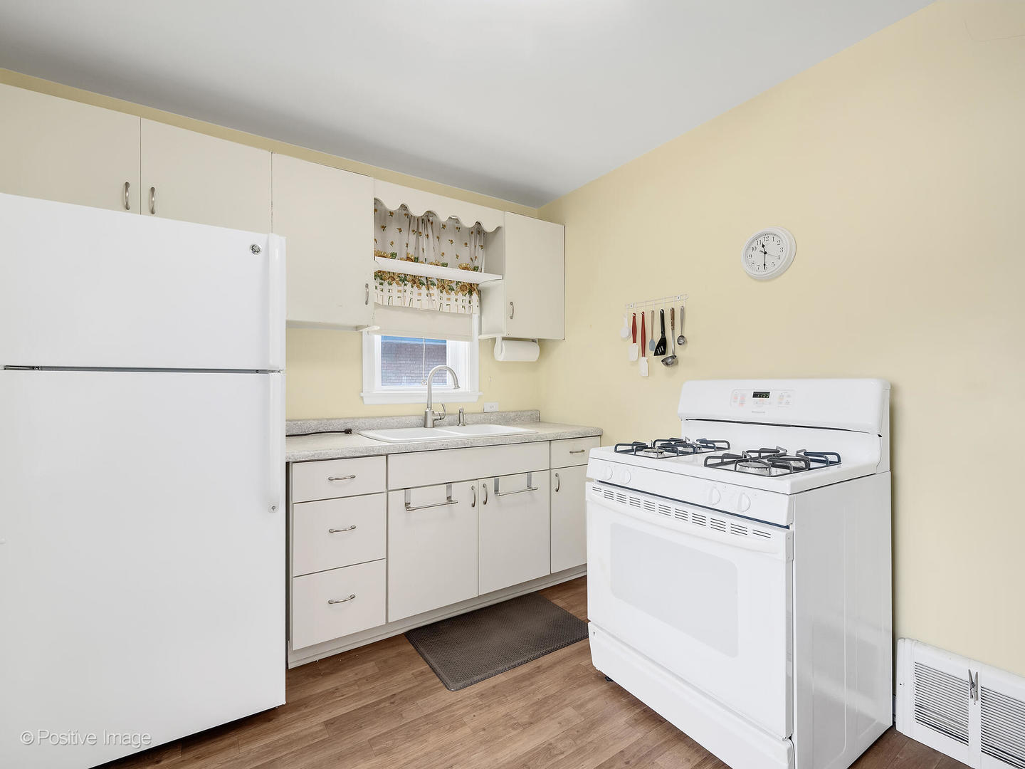 9516 Jackson Avenue, Brookfield, IL 60513