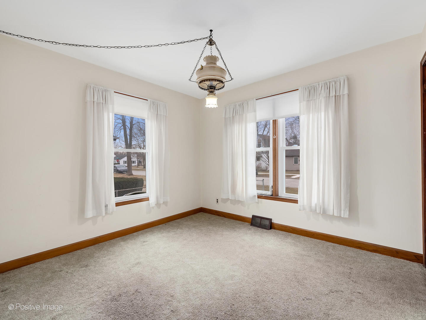 9516 Jackson Avenue, Brookfield, IL 60513