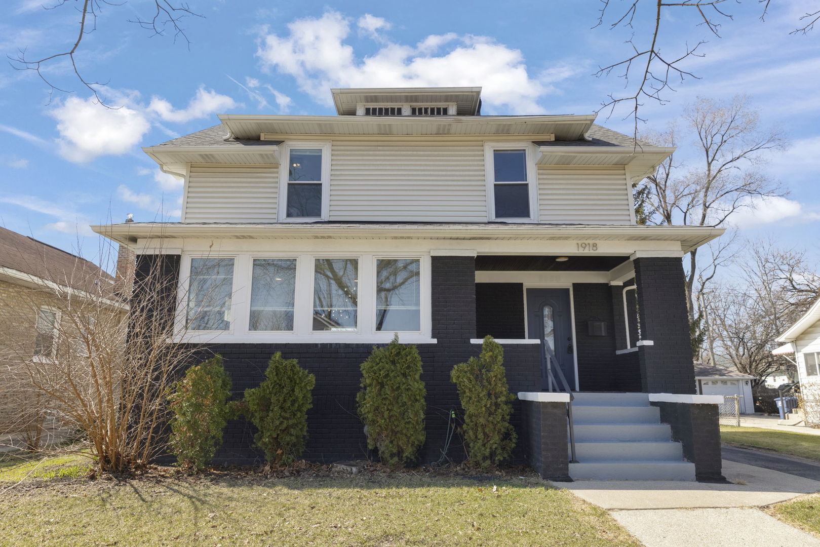 1918 S 9th Avenue, Maywood, IL 60153