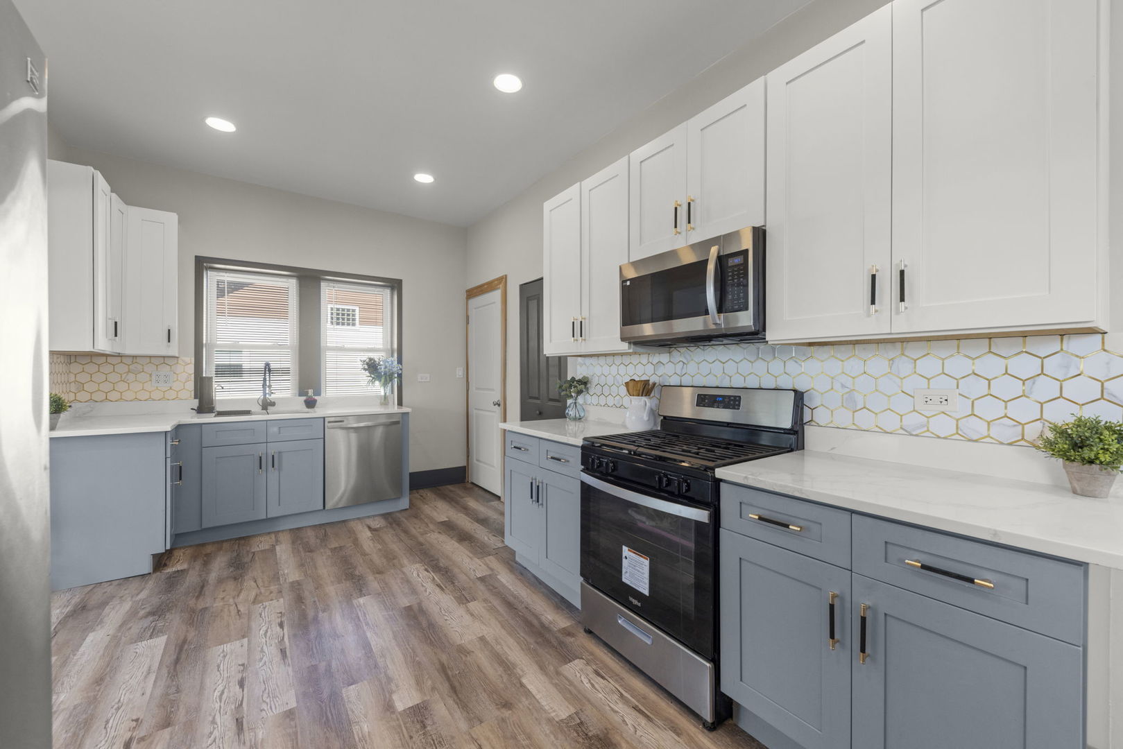 1918 S 9th Avenue, Maywood, IL 60153