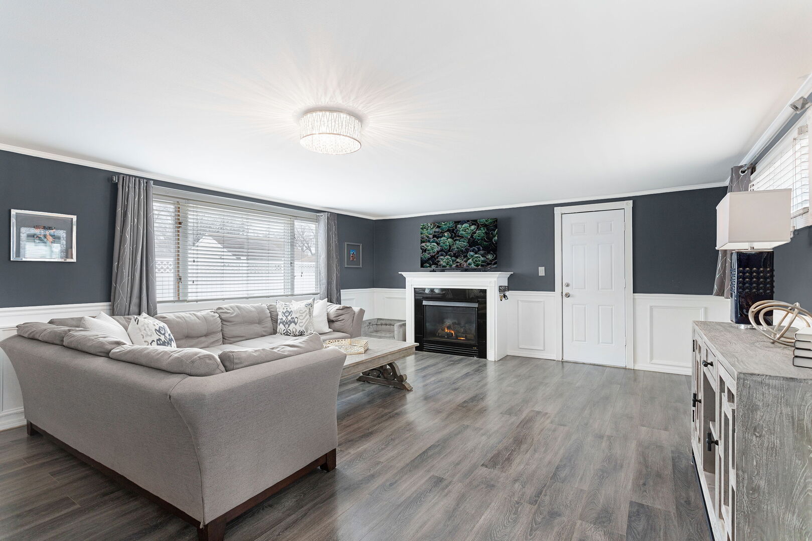 3700 Blanchan Avenue, Brookfield, IL 60513