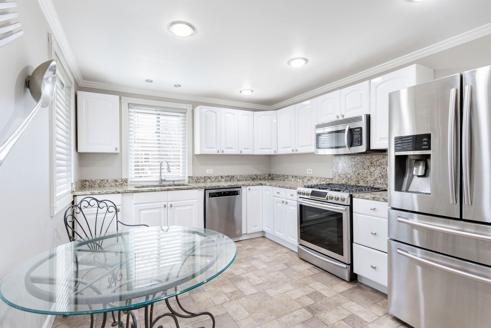 3700 Blanchan Avenue, Brookfield, IL 60513