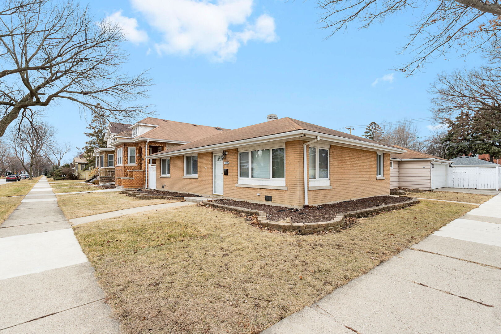 3700 Blanchan Avenue, Brookfield, IL 60513