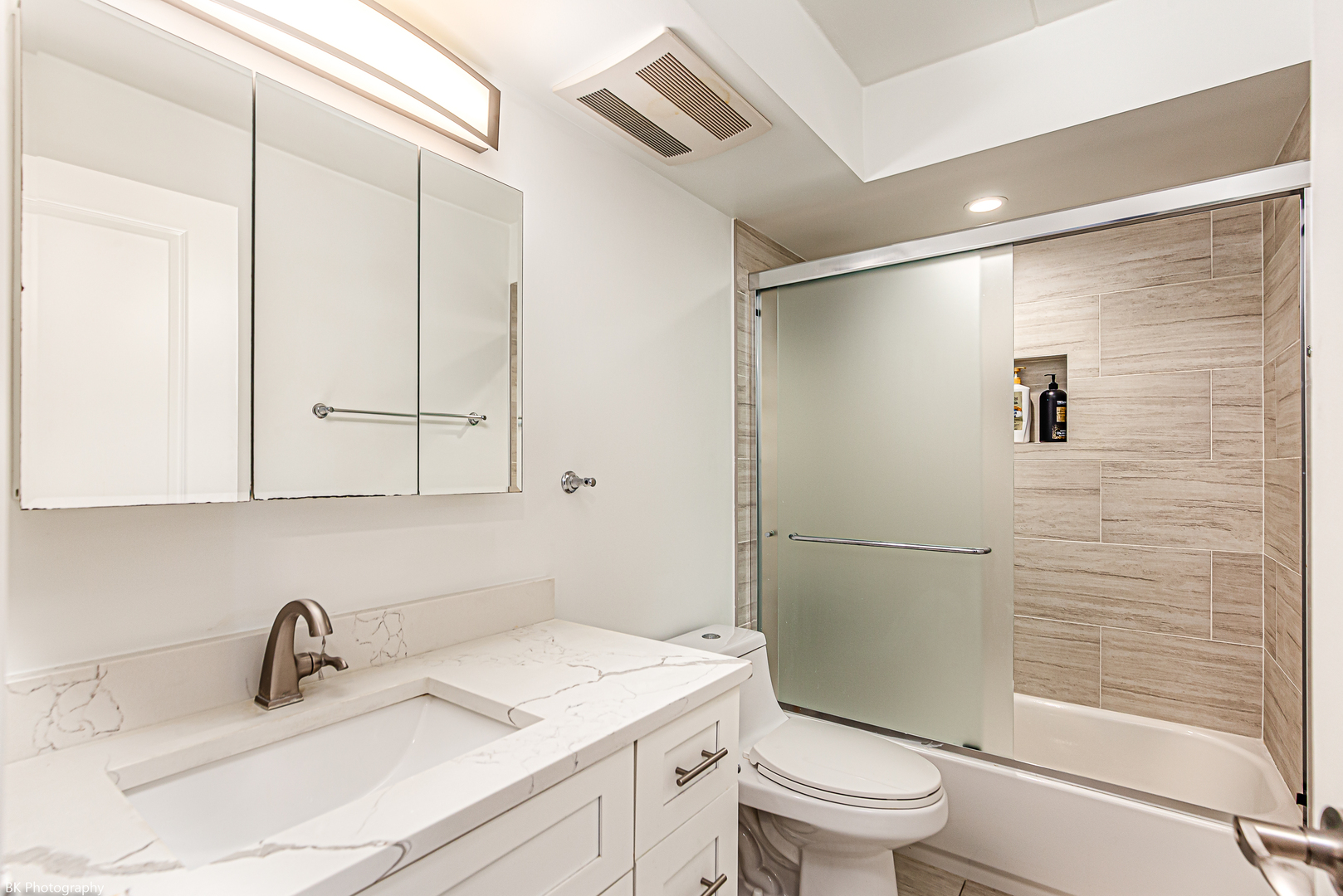 8620 W 95TH Street #1A2, Hickory Hills, IL 60457