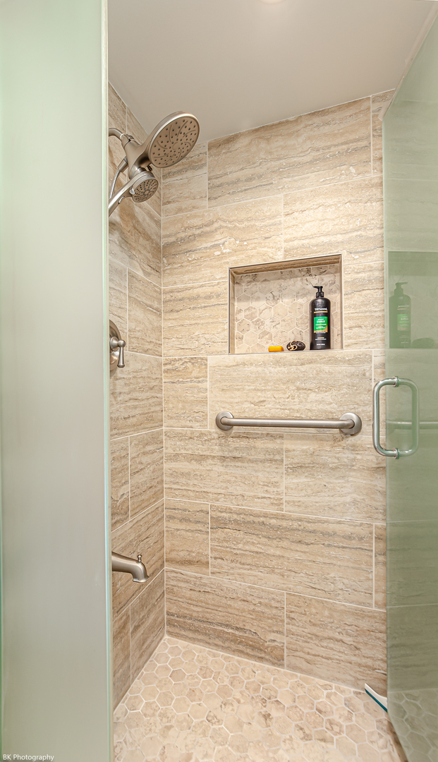 8620 W 95TH Street #1A2, Hickory Hills, IL 60457