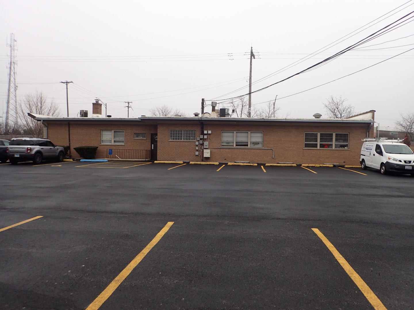 1818 E Northwest Highway, Arlington Heights, IL 60004