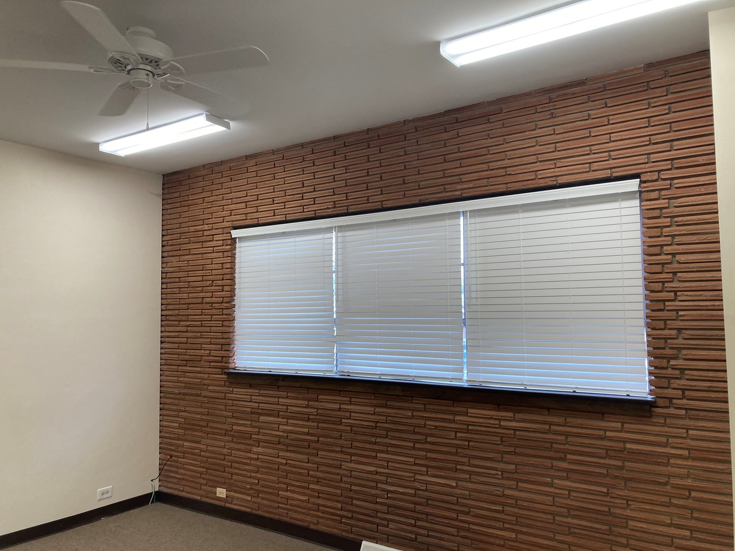 1818 E Northwest Highway, Arlington Heights, IL 60004