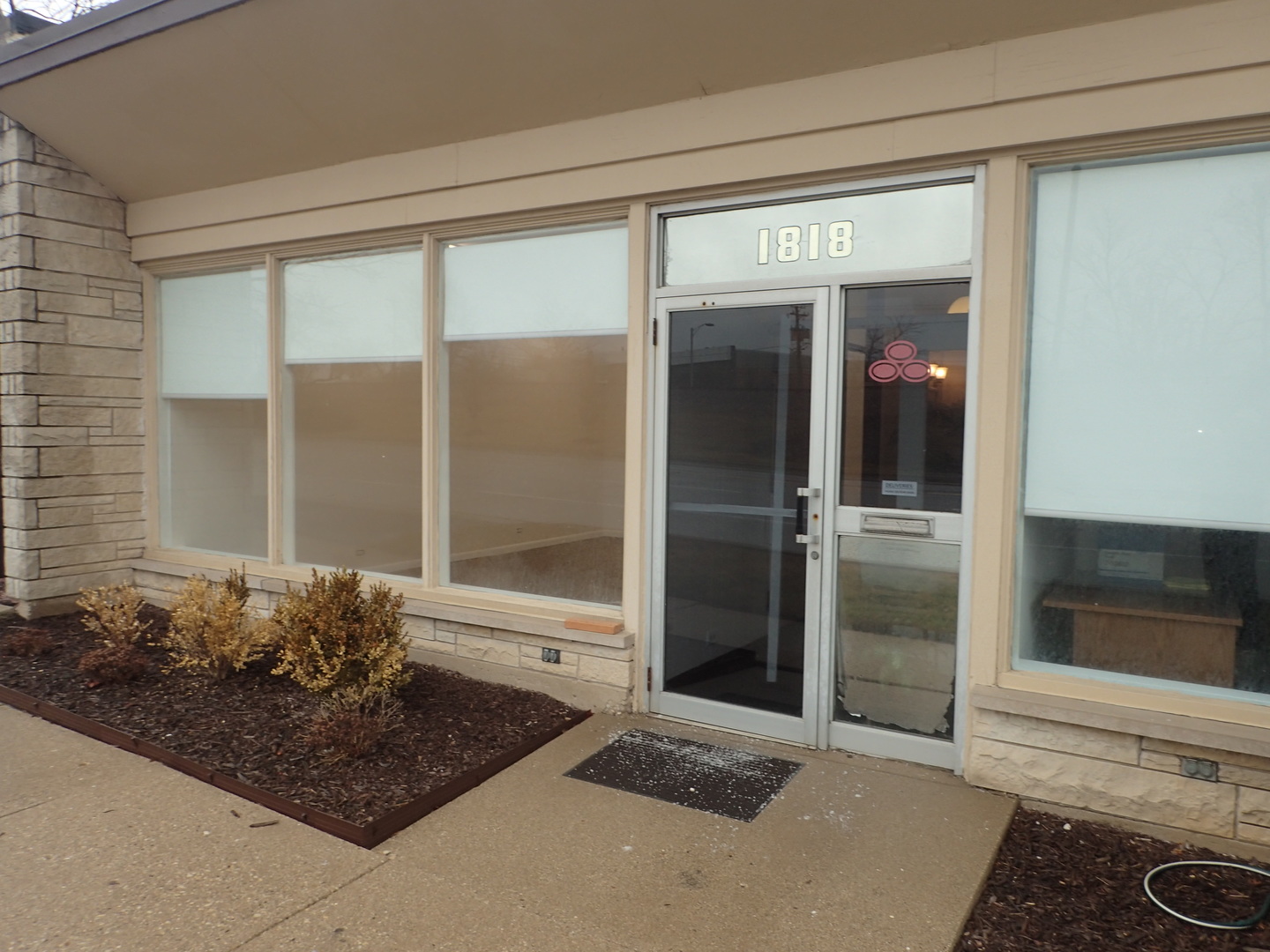 1818 E Northwest Highway, Arlington Heights, IL 60004