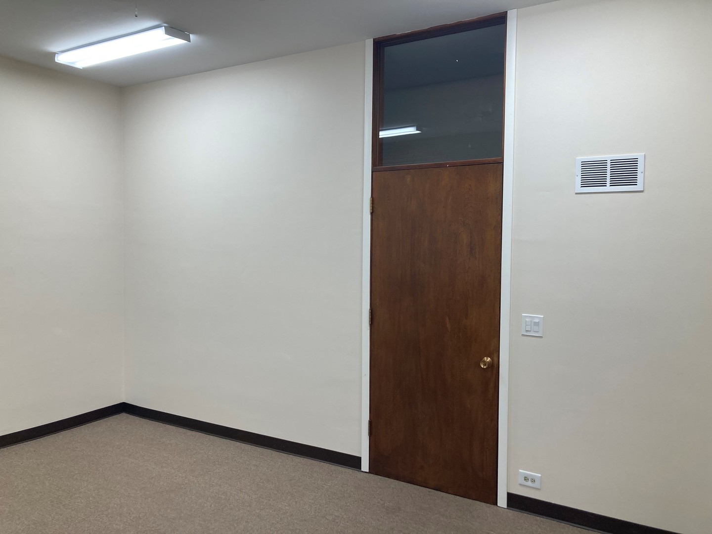 1818 E Northwest Highway, Arlington Heights, IL 60004